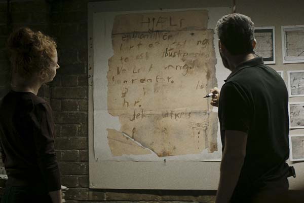 Fares Fares et Johanne Louise Schmidt dans Les enquêtes du Département V: Délivrance (2016)