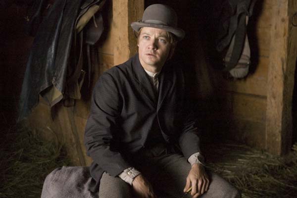 Jeremy Renner dans L'assassinat de Jesse James par le lâche Robert Ford (2007)