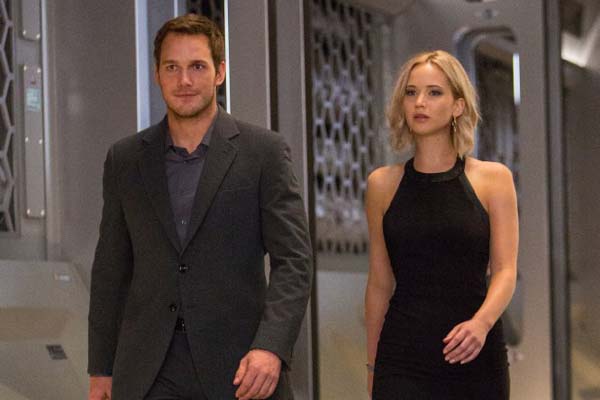 Chris Pratt et Jennifer Lawrence dans Passengers (2016)