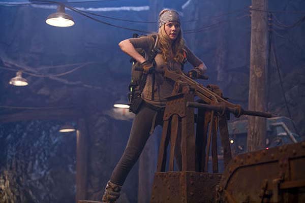 Anita Briem dans Voyage au Centre de la Terre (2008)