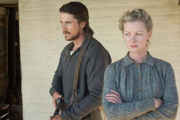 Christian Bale et Gretchen Mol dans 3:10 to Yuma (2007)