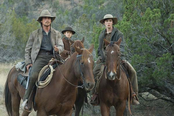 Christian Bale, Logan Lerman, et Benjamin Petry dans 3:10 to Yuma (2007)