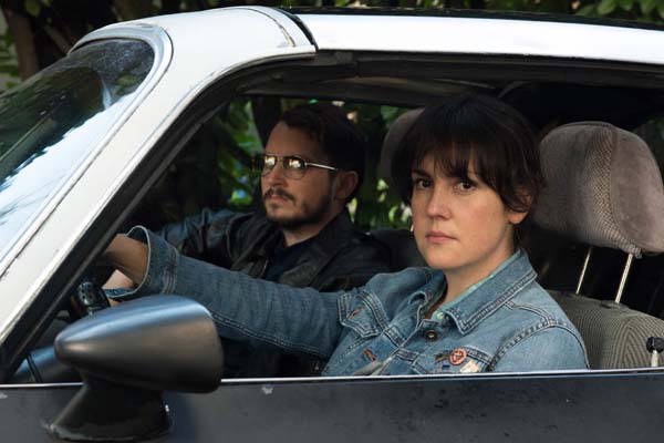 Elijah Wood et Melanie Lynskey dans I Don't Feel at Home in This World Anymore (2017)