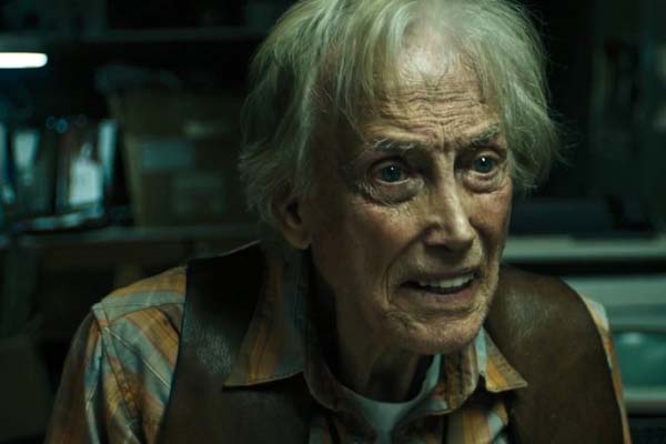 Myron Natwick dans I Don't Feel at Home in This World Anymore (2017)