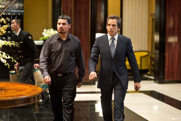 Ben Stiller et Michael Peña dans Tower Heist (2011)