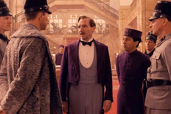 Ralph Fiennes, Tony Revolori, et Golo Euler dans The Grand Budapest Hotel (2014)