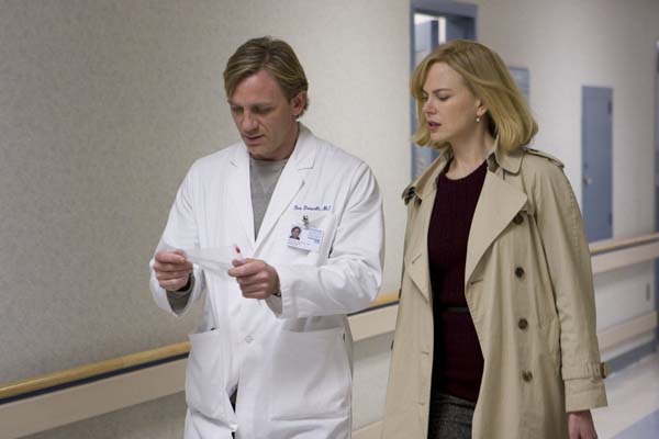 Nicole Kidman et Daniel Craig dans The Invasion (2007)