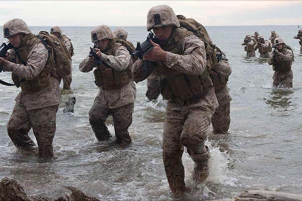 Shia LaBeouf dans Man Down (2015)