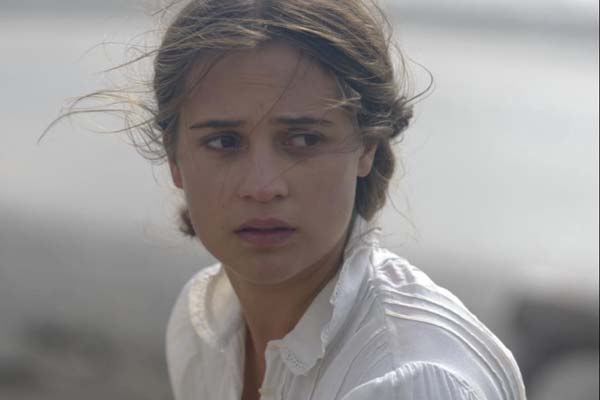 Alicia Vikander dans The Light Between Oceans (2016)