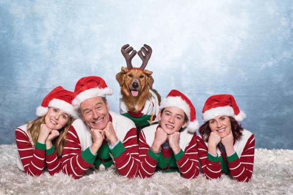 Megan Mullally, Bryan Cranston, Zoey Deutch, et Griffin Gluck dans Why Him? (2016)