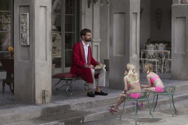 Theo James dans War on Everyone (2016)