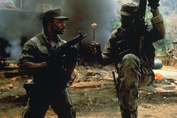 Carl Weathers et Bill Duke dans Predator (1987)