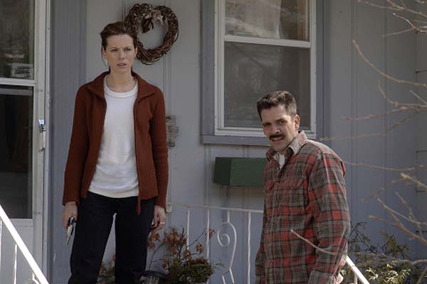 Kate Beckinsale et Nicky Katt dans Snow Angels (2007)