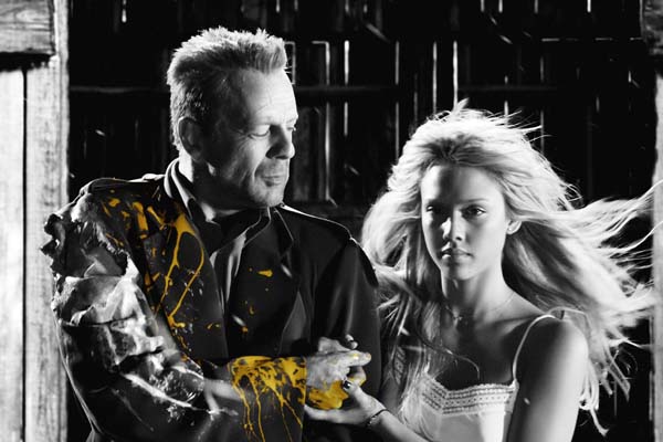 Bruce Willis et Jessica Alba dans Sin City (2005)