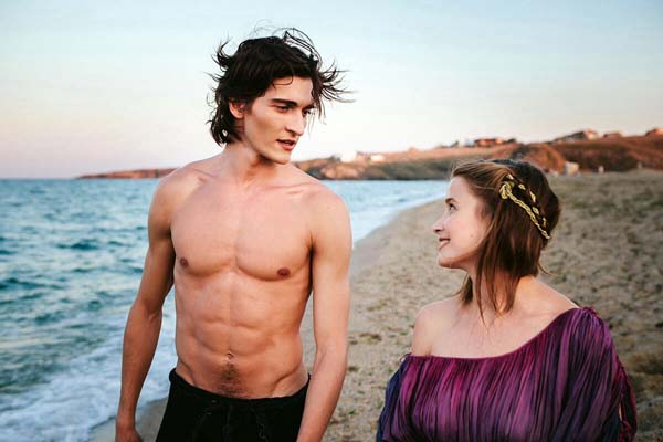 Mariya Poezzhaeva et Matvey Lykov dans Dragon Inside Me (2015)