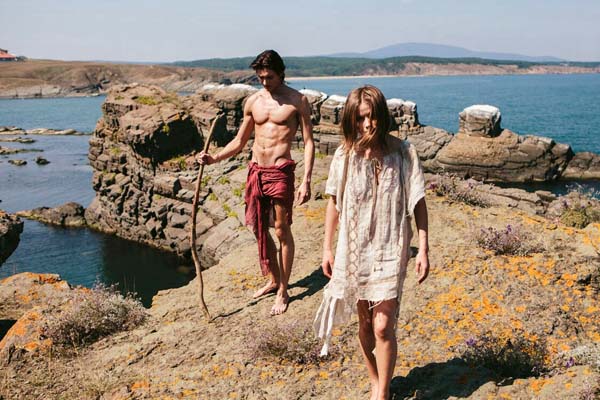 Mariya Poezzhaeva et Matvey Lykov dans Dragon Inside Me (2015)