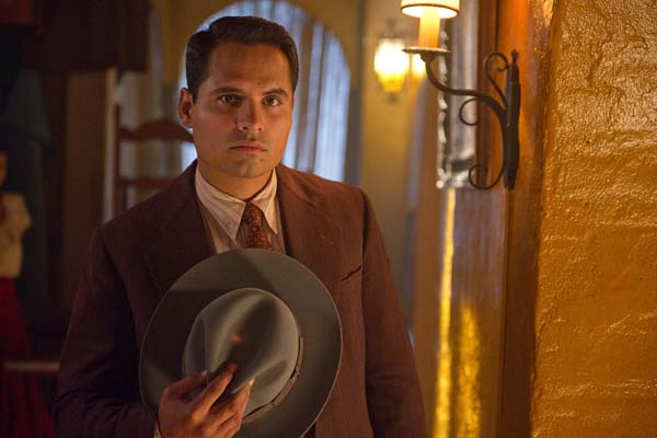 Michael Peña dans Gangster Squad (2013)
