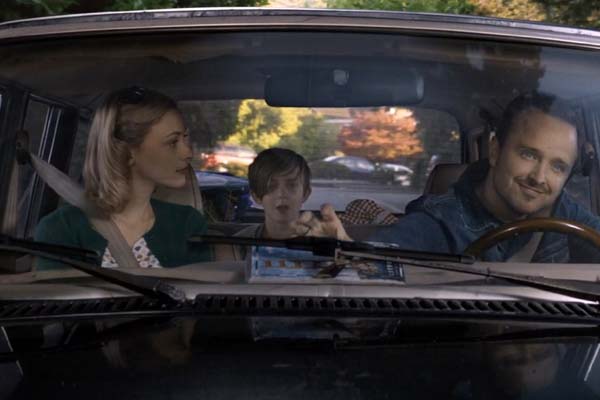 Sarah Gadon, Aaron Paul, et Aiden Longworth dans The 9th Life of Louis Drax (2016)