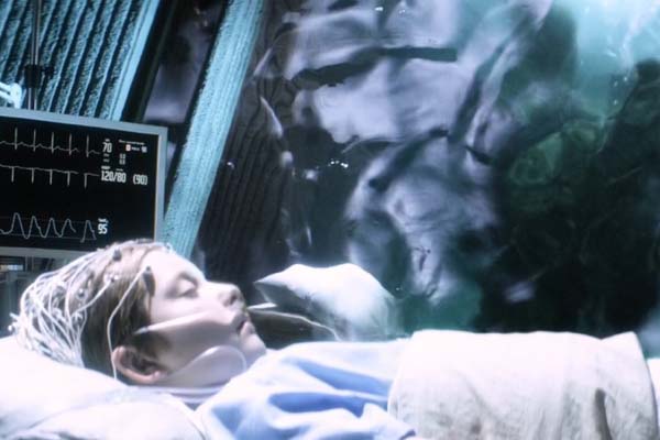 Aiden Longworth dans The 9th Life of Louis Drax (2016)