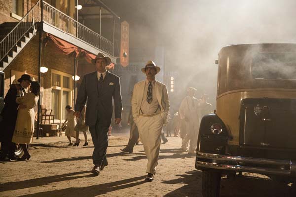 Ben Affleck et Chris Messina dans Live by Night (2016)