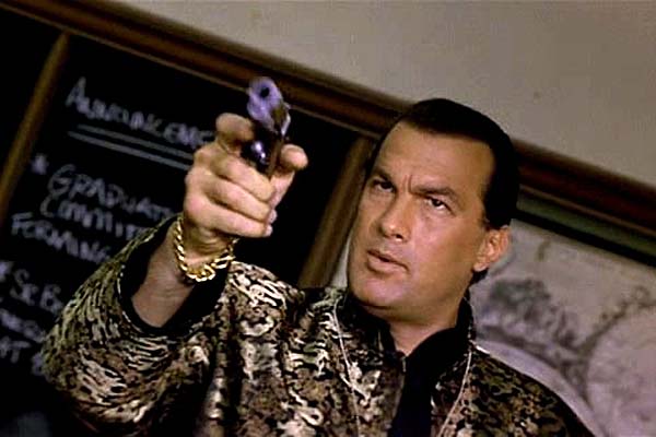 Steven Seagal dans L'Ombre Blanche (1996)