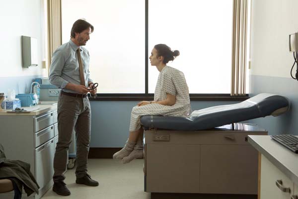 Keanu Reeves et Lily Collins dans To the Bone (2017)
