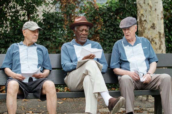 Morgan Freeman, Alan Arkin, et Michael Caine dans Going in Style (2017)