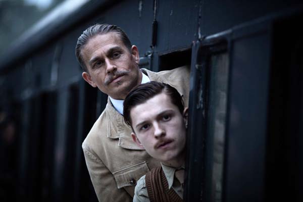 Charlie Hunnam et Tom Holland dans The Lost City of Z (2016)