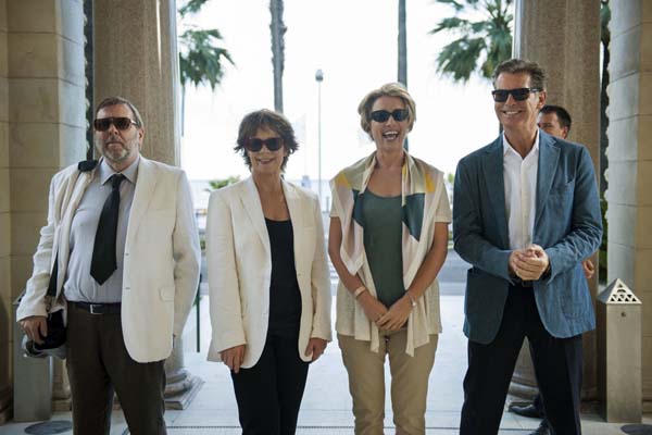 Pierce Brosnan, Emma Thompson, Timothy Spall, et Celia Imrie dans The Love Punch (2013)
