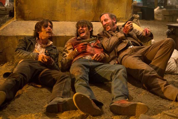 Cillian Murphy, Sam Riley, et Michael Smiley dans Free Fire (2016)