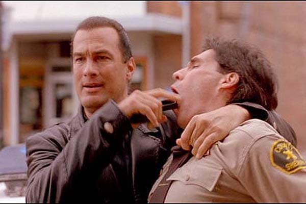 Steven Seagal dans Menace Toxique (1997)