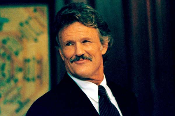 Kris Kristofferson dans Menace Toxique (1997)