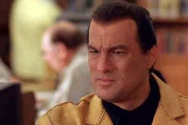 Steven Seagal dans Piège à Haut Risque (1998)
