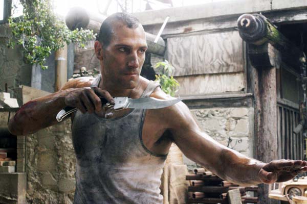 Marko Zaror dans Savage Dog (2017)