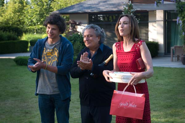 Christian Clavier et Elsa Zylberstein dans A bras ouverts (2017)