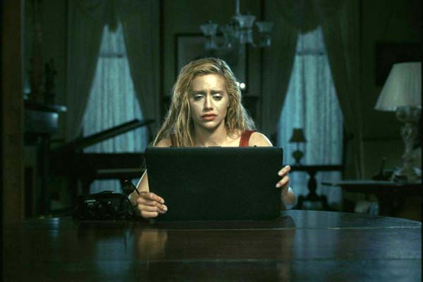 Brittany Murphy dans Deadline (2009)v