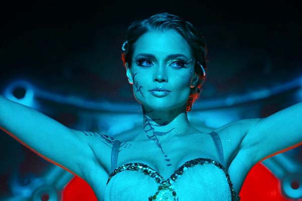 Alina Lanina dans Guardians (2017)