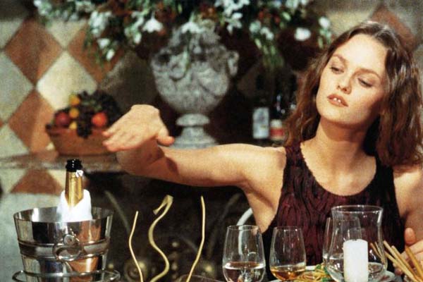 Vanessa Paradis dans Un Amour de Sorcière (1997)