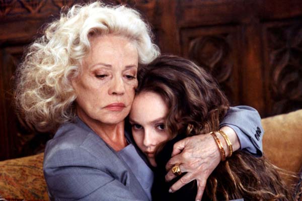 Vanessa Paradis et Jeanne Moreau dans Un Amour de Sorcière (1997)