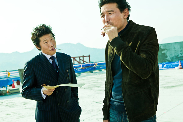 Hae-jin Yoo et Jung-min Hwang dans The Unjust (2010)