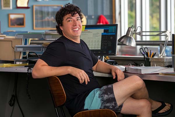 Jon Bass dans Baywatch (2017)