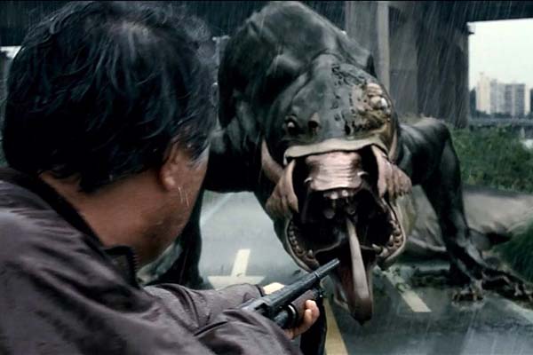 Byun Hee-bong dans The Host (2006)