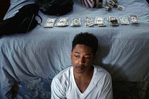 Jacob Latimore dans Sleight (2016)