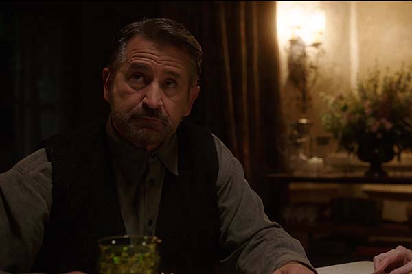 Anthony LaPaglia dans Annabelle: Creation (2017)