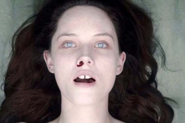 Olwen Kelly dans The Jane Doe Identity (2016)