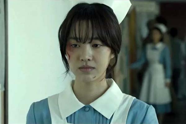 Jin Se-yeon dans Memories of War (2016)