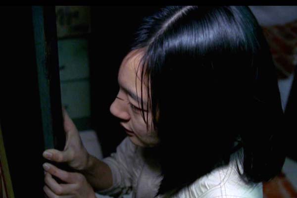 Heo Eun-joo dans 2 Sœurs (2003)