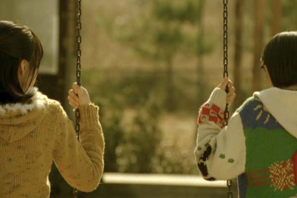 Im Soo-jung et Moon Geun-young dans 2 Sœurs (2003)