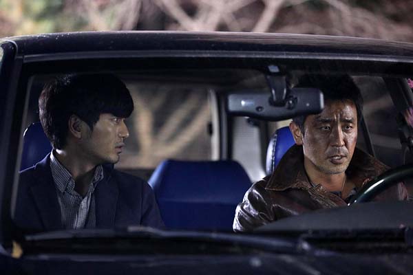 Lee Jin-wook et Ryu Seung-ryong dans The Target (2014)