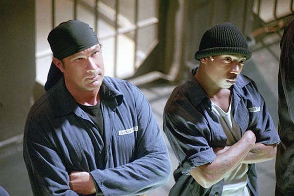 Steven Seagal et Ja Rule dans Mission Alcatraz (2002)
